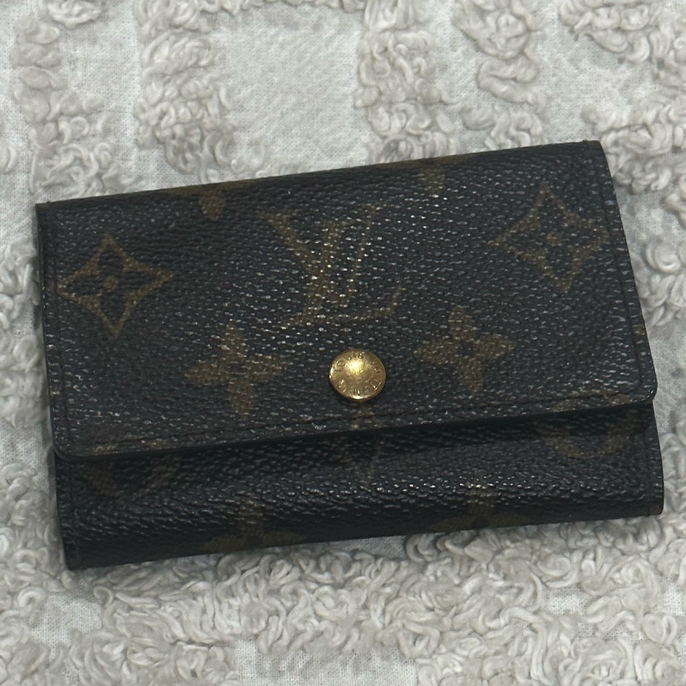Authentic LV 6-key Holder